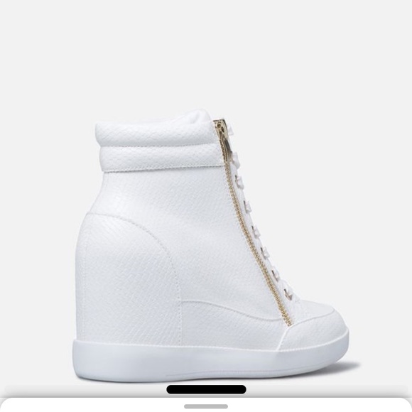 Shoes - Picture 2 of 4